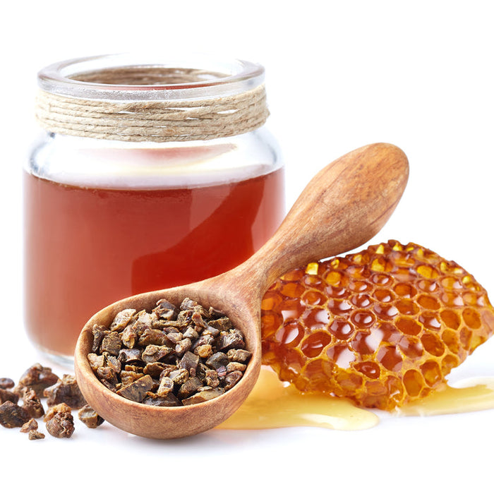 Dried propolis with comb honey